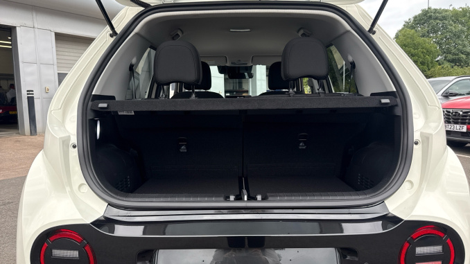 Hyundai INSTER 85kW 02 49kWh 5dr Auto Electric Hatchback - Image 4